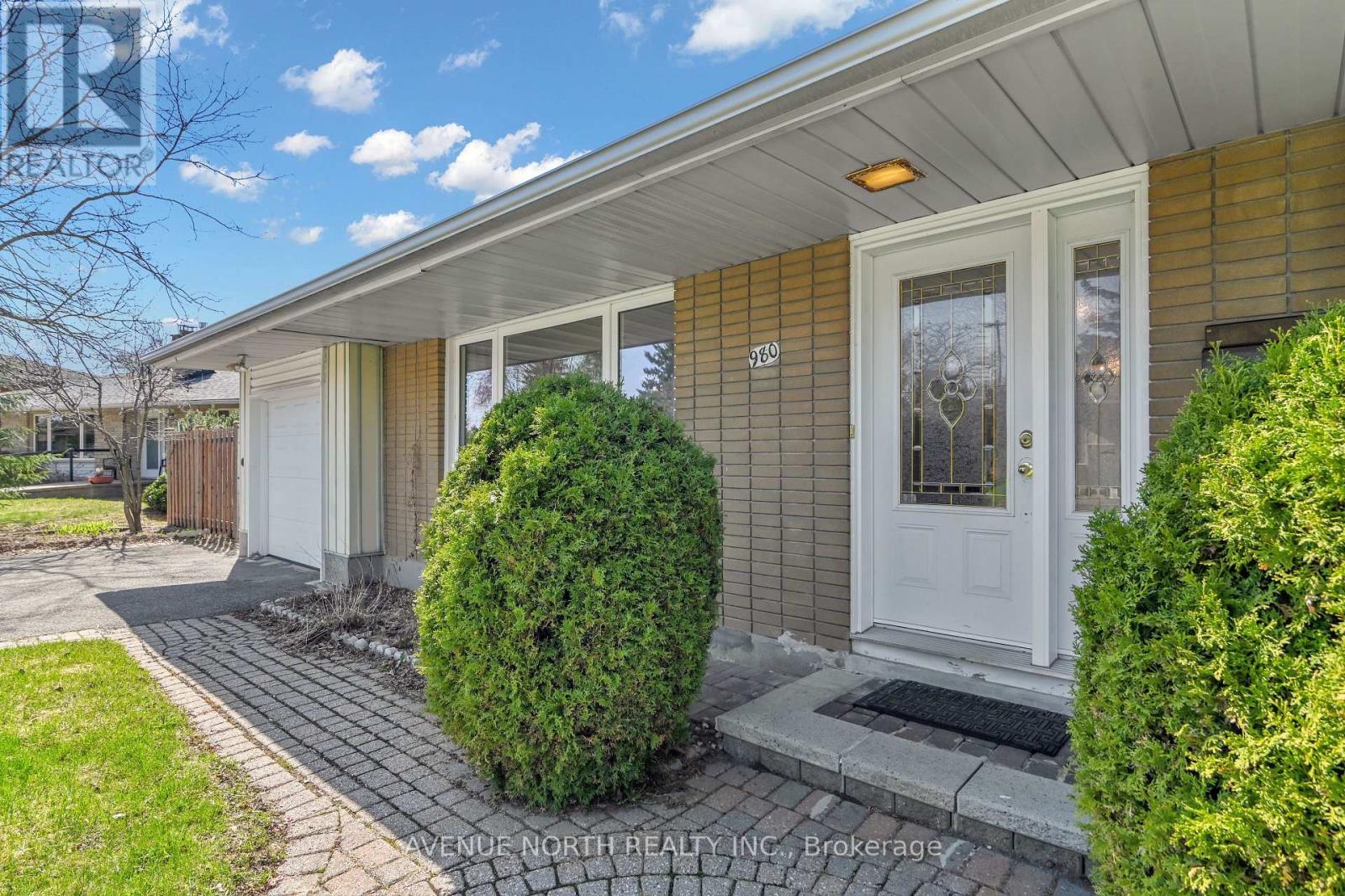 980 Wiseman Crescent, Ottawa, Ontario  K1V 8J4 - Photo 3 - X13041828