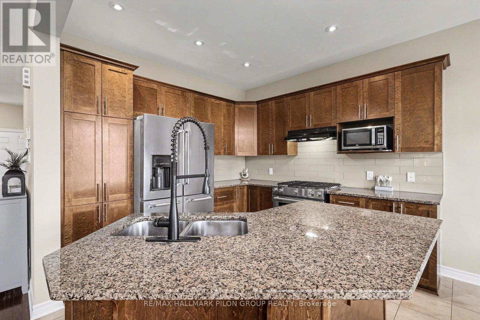 865 Contour Street, Ottawa, Ontario  K1W 0G6 - Photo 8 - X13041964