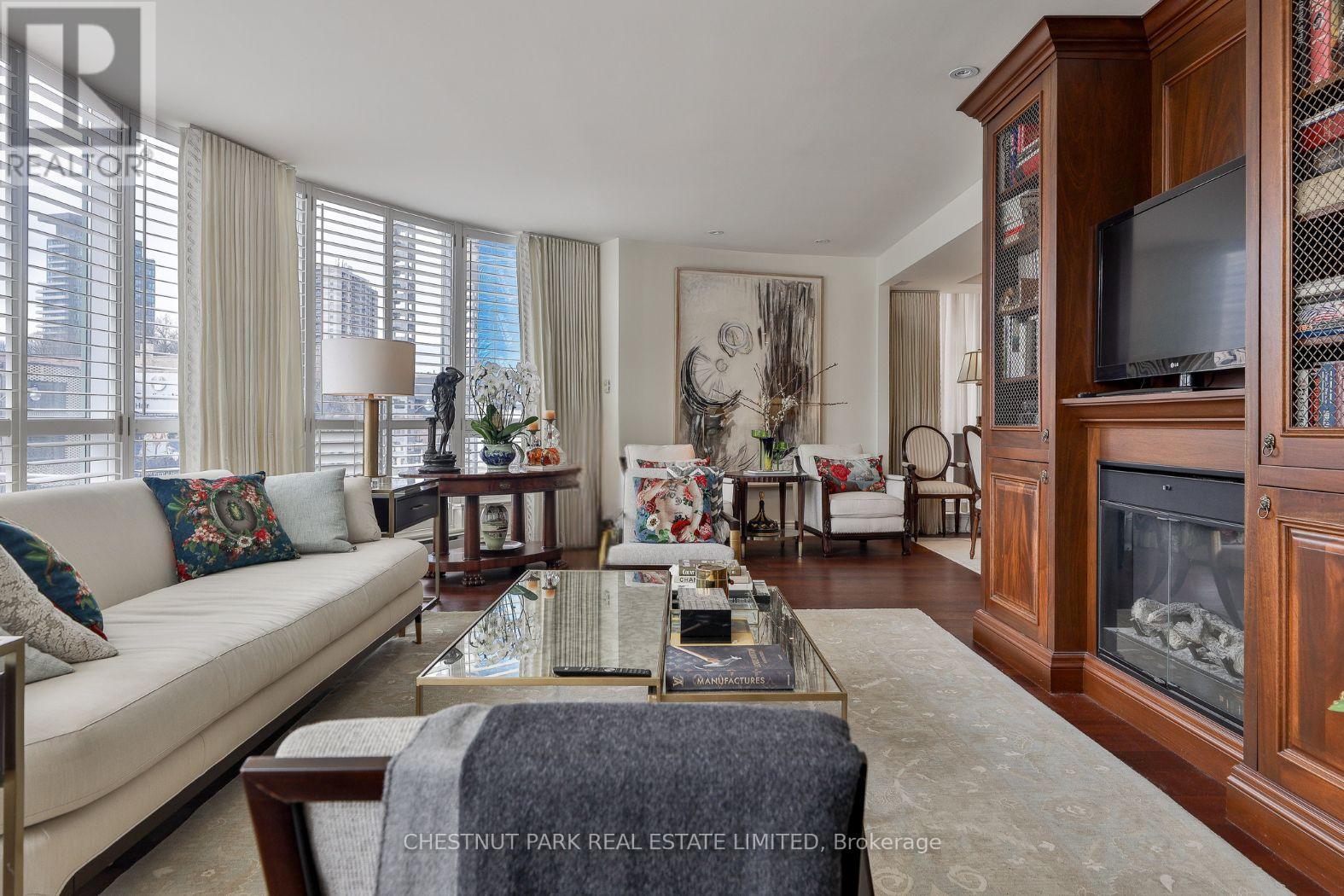 204 - 77 AVENUE ROAD, Toronto, Ontario