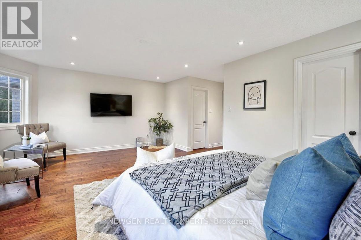 Upper - 68 Root Crescent E, Ajax, Ontario  L1T 4M3 - Photo 16 - E12701290