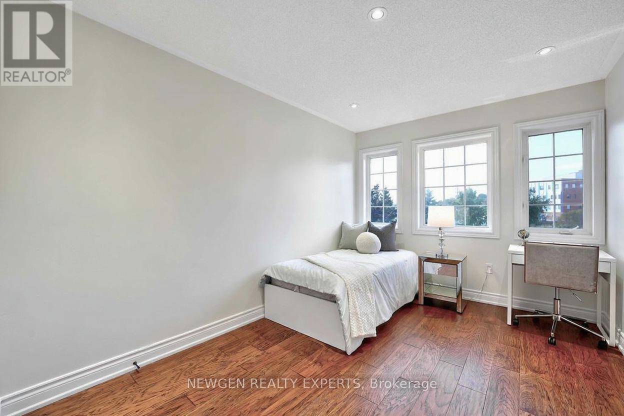 Upper - 68 Root Crescent E, Ajax, Ontario  L1T 4M3 - Photo 21 - E12701290