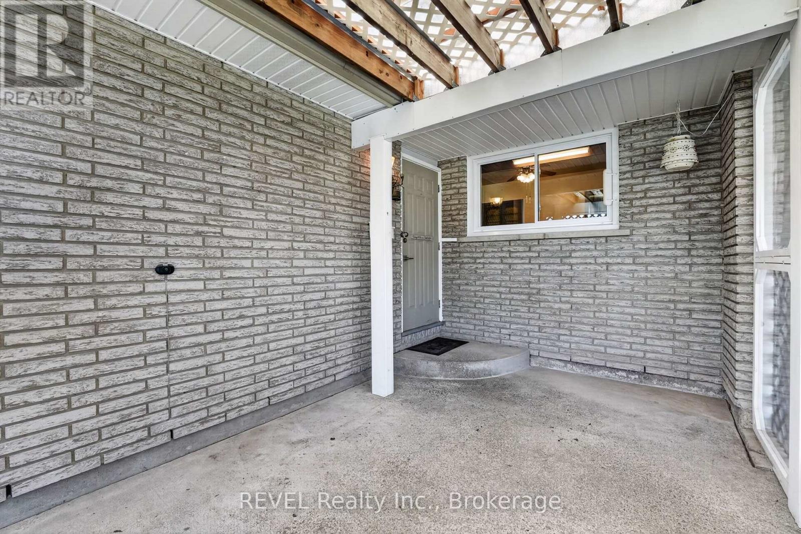 15 Woodgate Drive, Welland, Ontario  L3C 3H5 - Photo 4 - X13041824