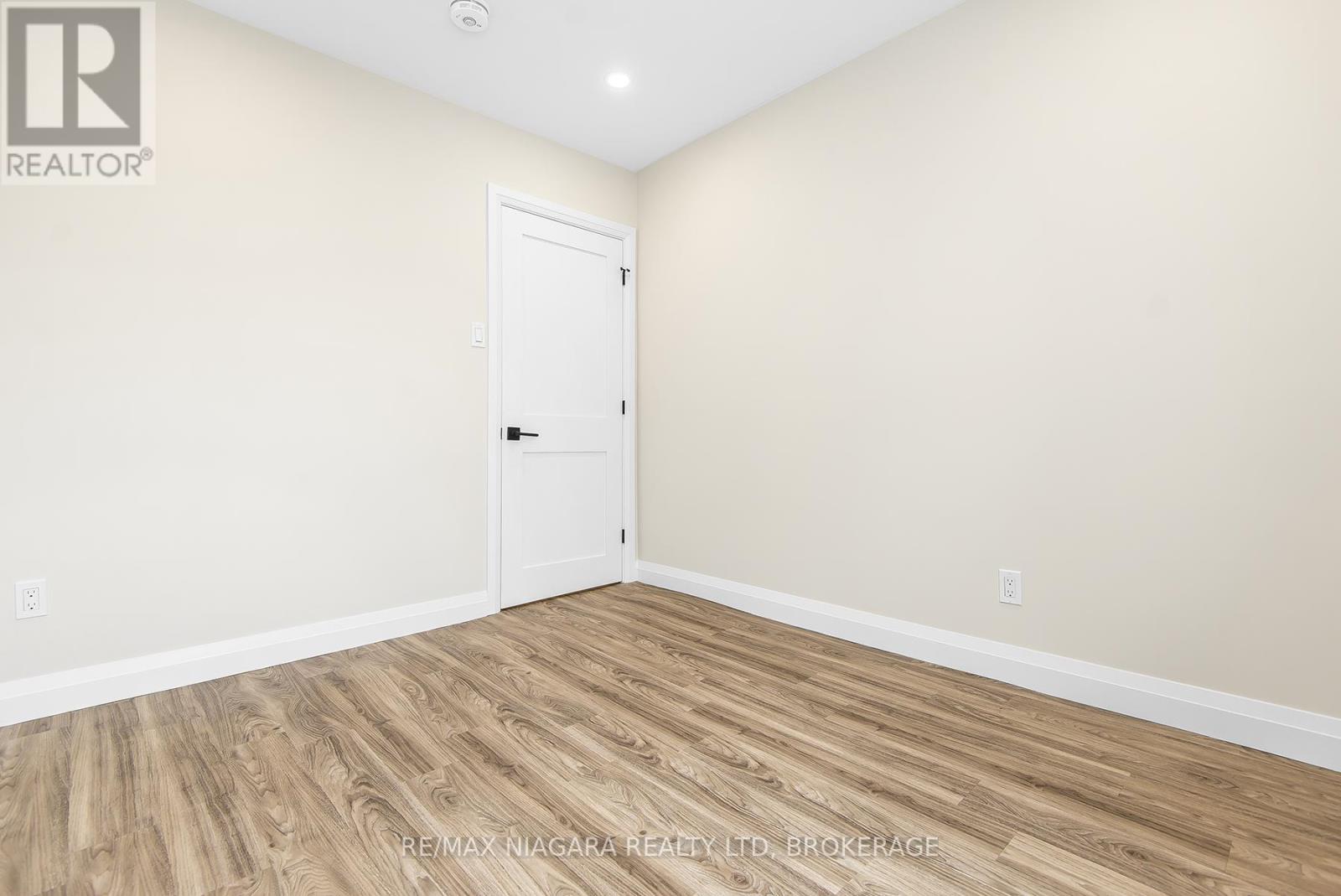 Unit 2 - 264 West Street, Port Colborne, Ontario  L3K 4E4 - Photo 11 - X13041890