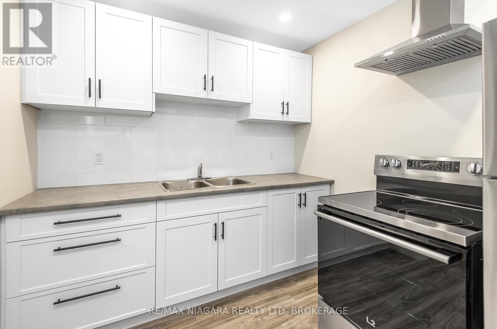 Unit 1 - 264 West Street, Port Colborne, Ontario  L3K 4E4 - Photo 2 - X13041894