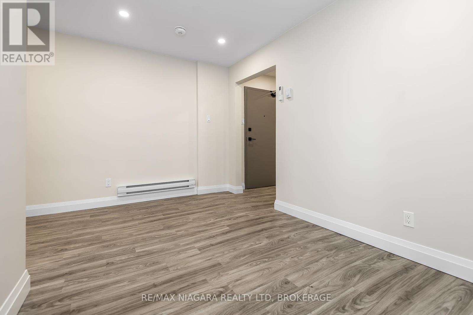 Unit 1 - 264 West Street, Port Colborne, Ontario  L3K 4E4 - Photo 5 - X13041894