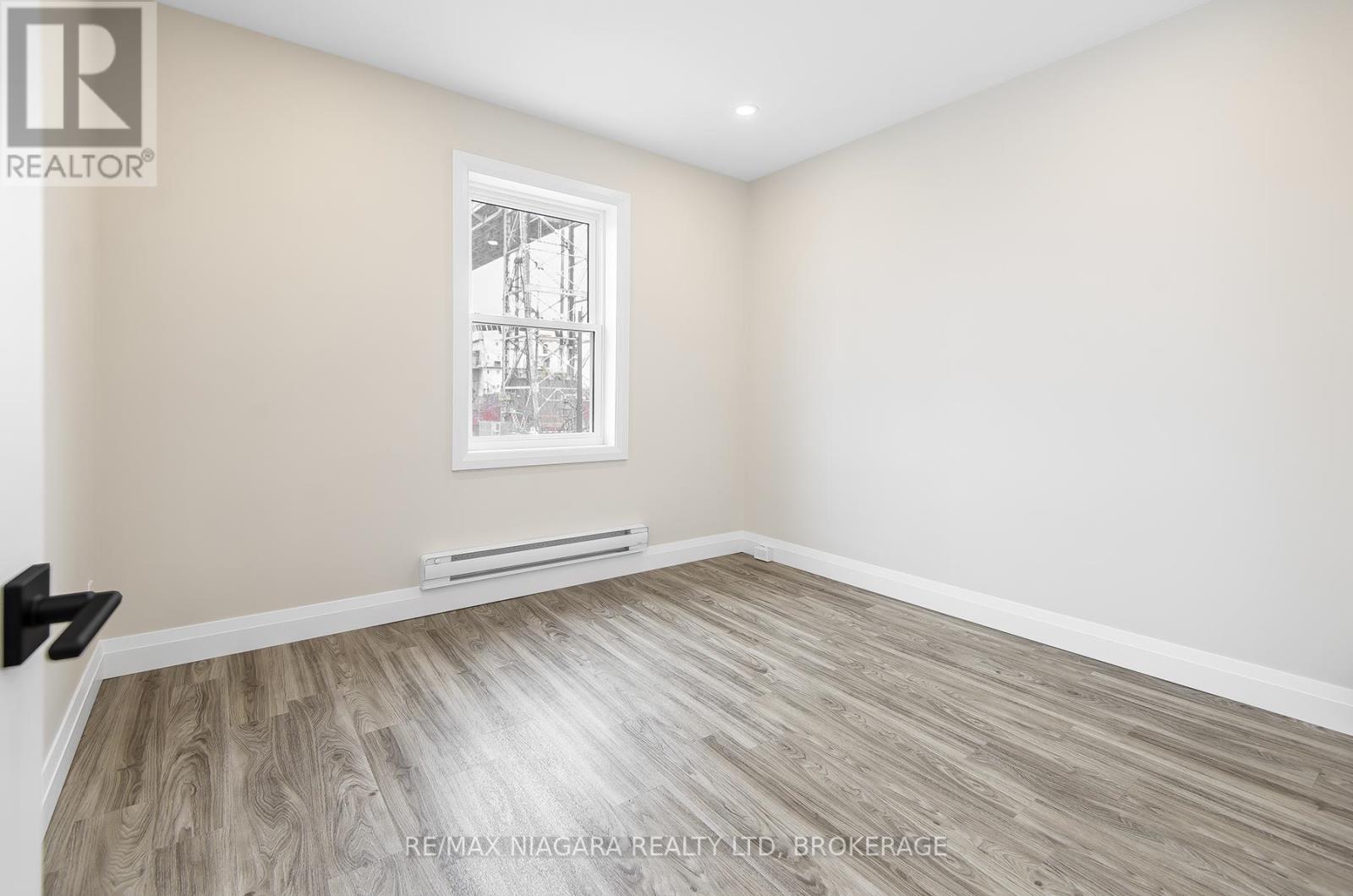 Unit 1 - 264 West Street, Port Colborne, Ontario  L3K 4E4 - Photo 8 - X13041894