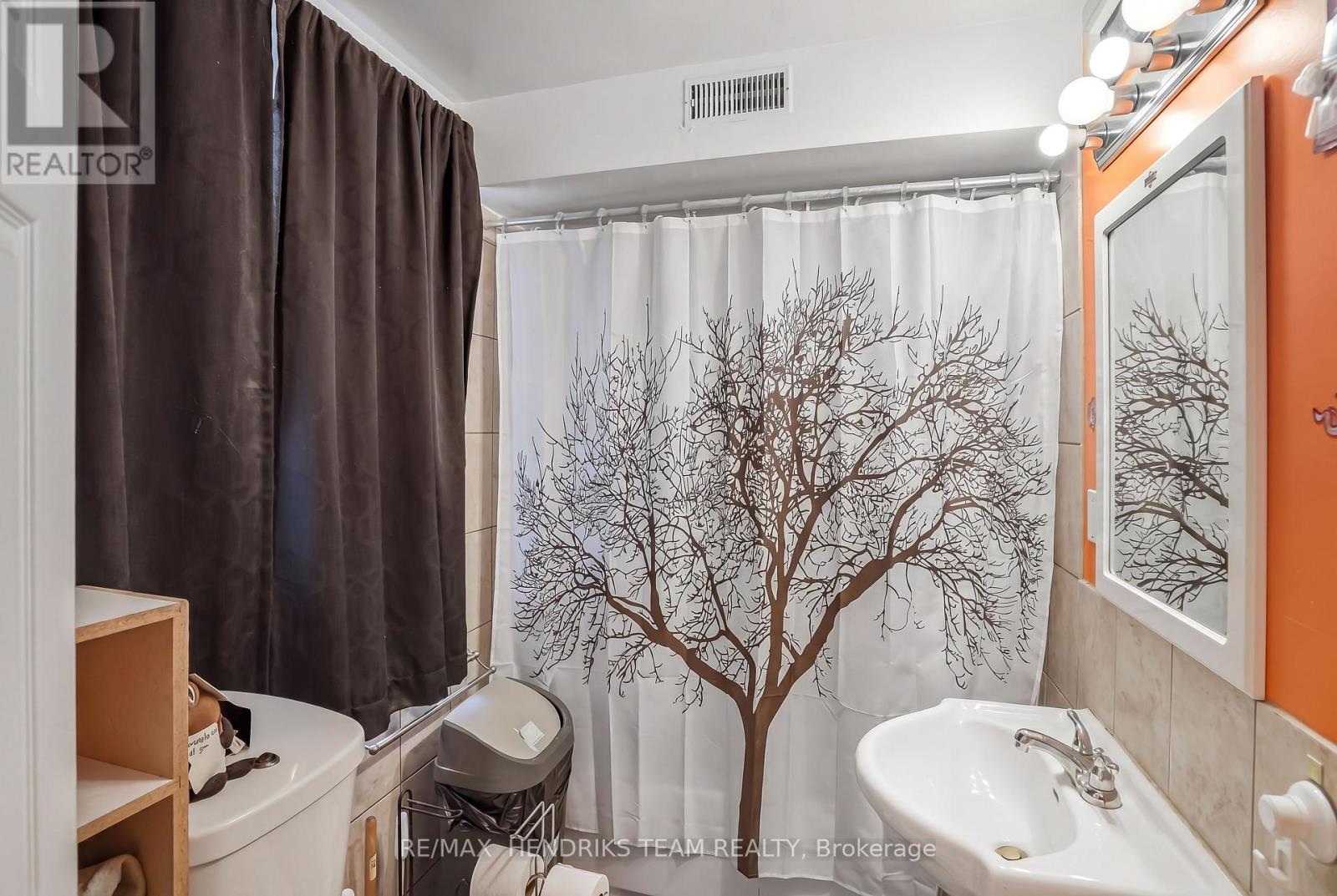 5407 Menzie Street, Niagara Falls, Ontario  L2E 2V7 - Photo 10 - X13041982