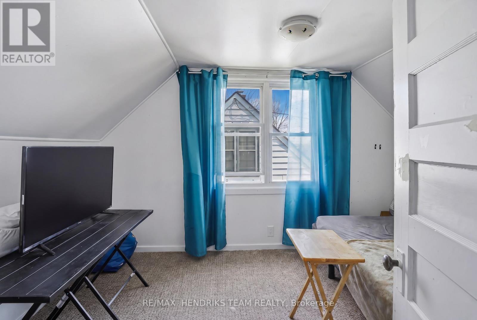 5407 Menzie Street, Niagara Falls, Ontario  L2E 2V7 - Photo 12 - X13041982