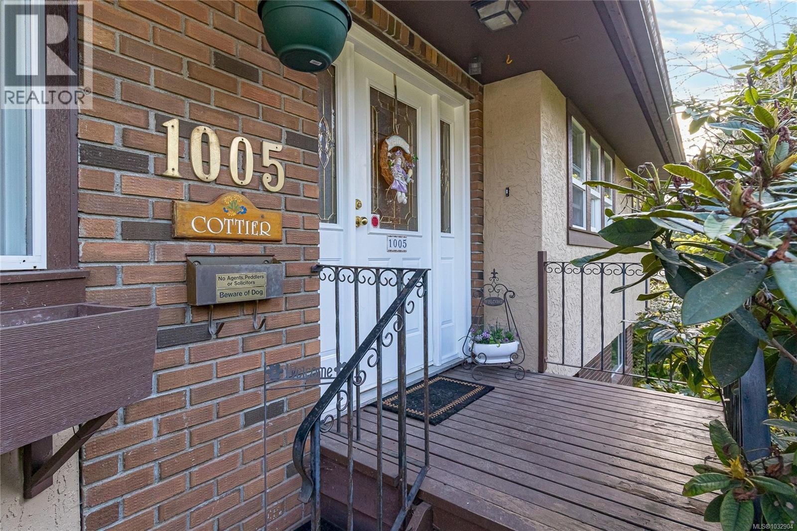 1005 Sluggett Rd, Central Saanich, British Columbia  V8M 1E4 - Photo 6 - 1032904