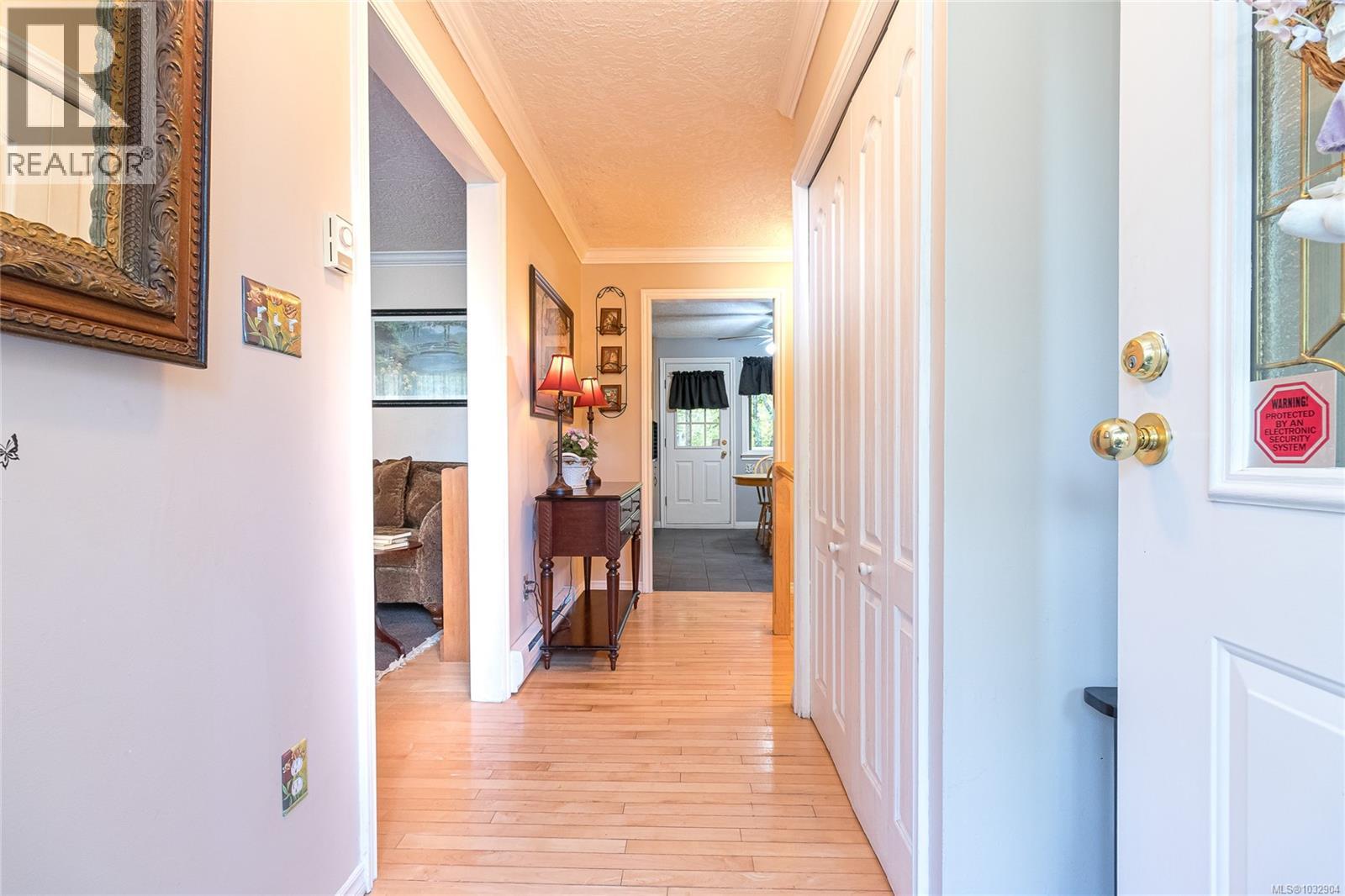 1005 Sluggett Rd, Central Saanich, British Columbia  V8M 1E4 - Photo 7 - 1032904