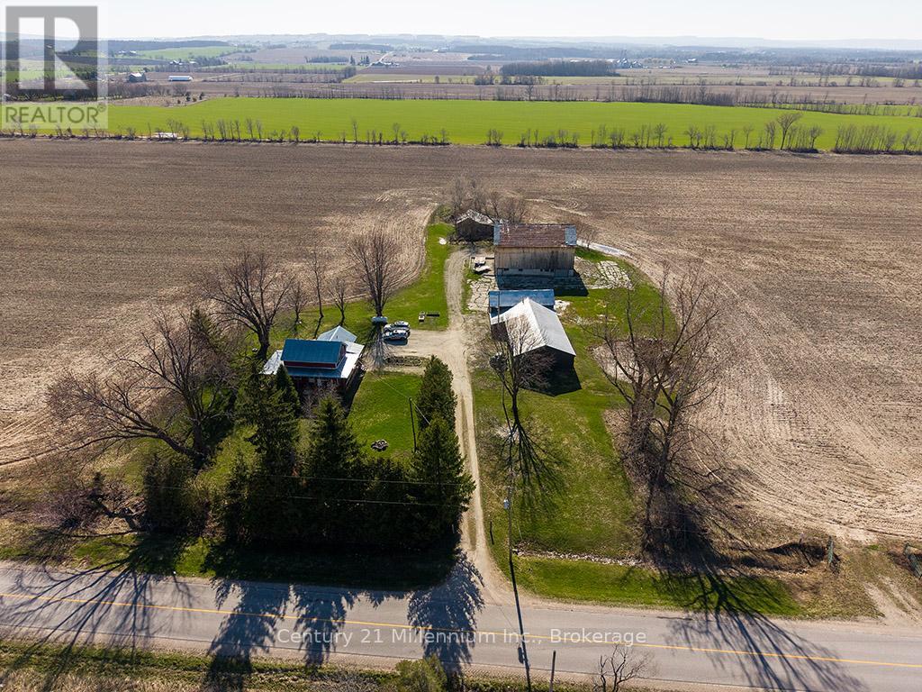 1990 3/4 Sunnidale Side Road E, Clearview, Ontario  L0M 1S0 - Photo 4 - S13041880