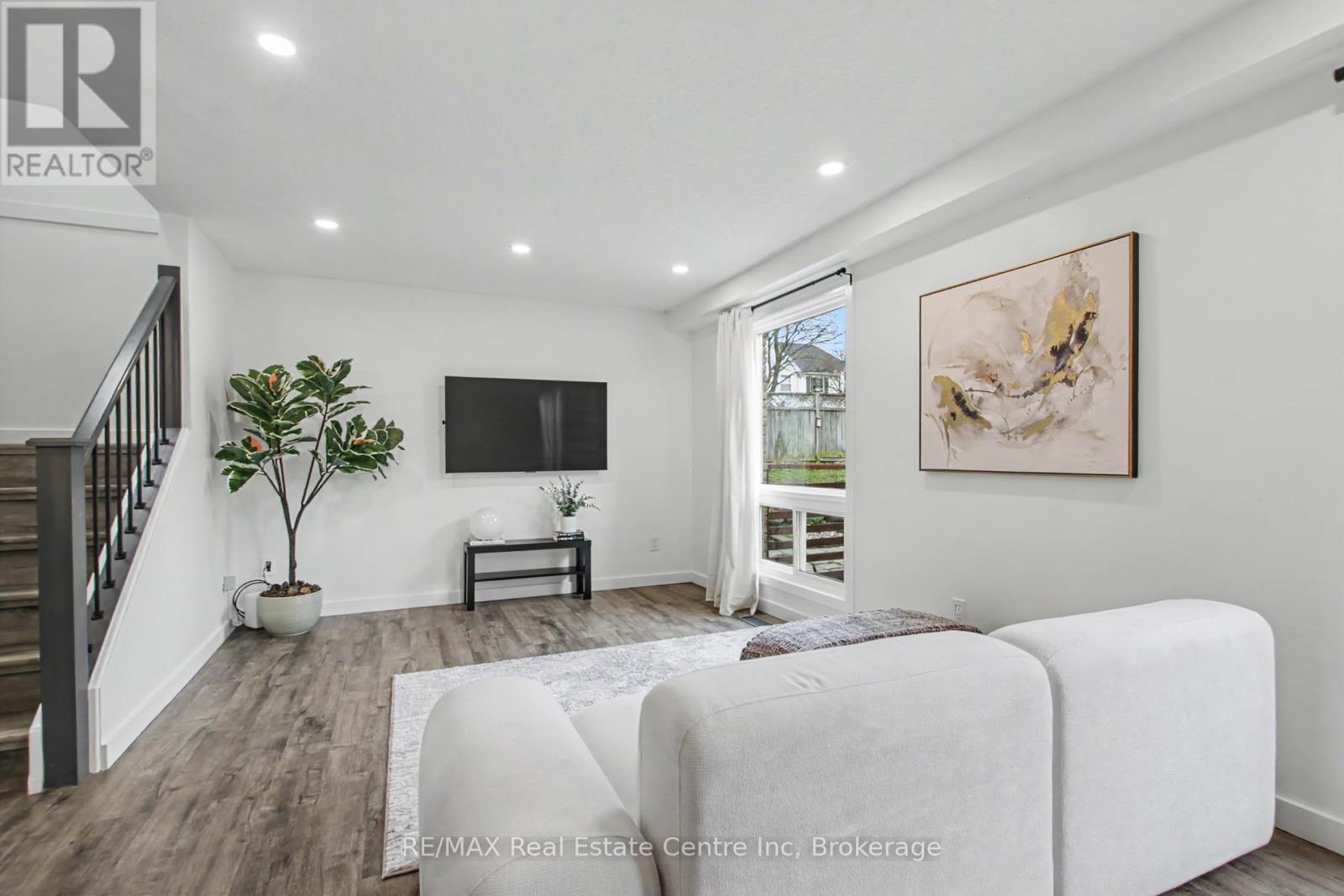 7 Wycliffe Place, Kitchener, Ontario  N2M 5J6 - Photo 17 - X13041806