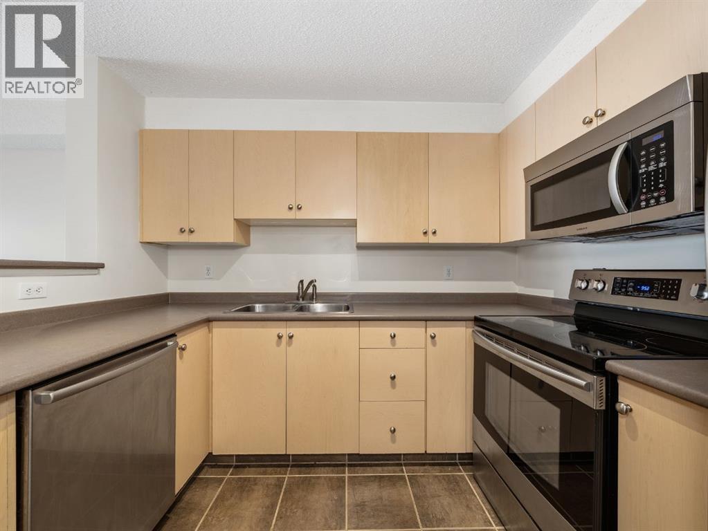 203, 4000 Citadel Meadow Point Nw, Calgary, Alberta  T3G 5N5 - Photo 6 - A2298463