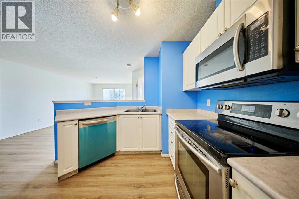 305, 2000 Somervale Court Sw, Calgary, Alberta  T2Y 4J1 - Photo 11 - A2300853