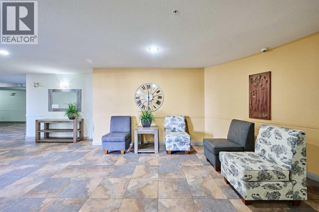 305, 2000 Somervale Court Sw, Calgary, Alberta  T2Y 4J1 - Photo 5 - A2300853