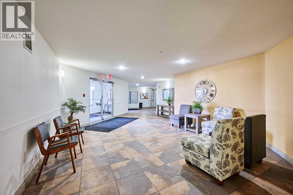 305, 2000 Somervale Court Sw, Calgary, Alberta  T2Y 4J1 - Photo 4 - A2300853