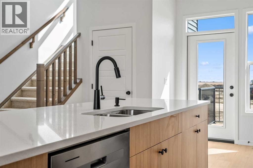 659 Chelsea Pier Run, Chestermere, Alberta  T1X 3H6 - Photo 12 - A2301086