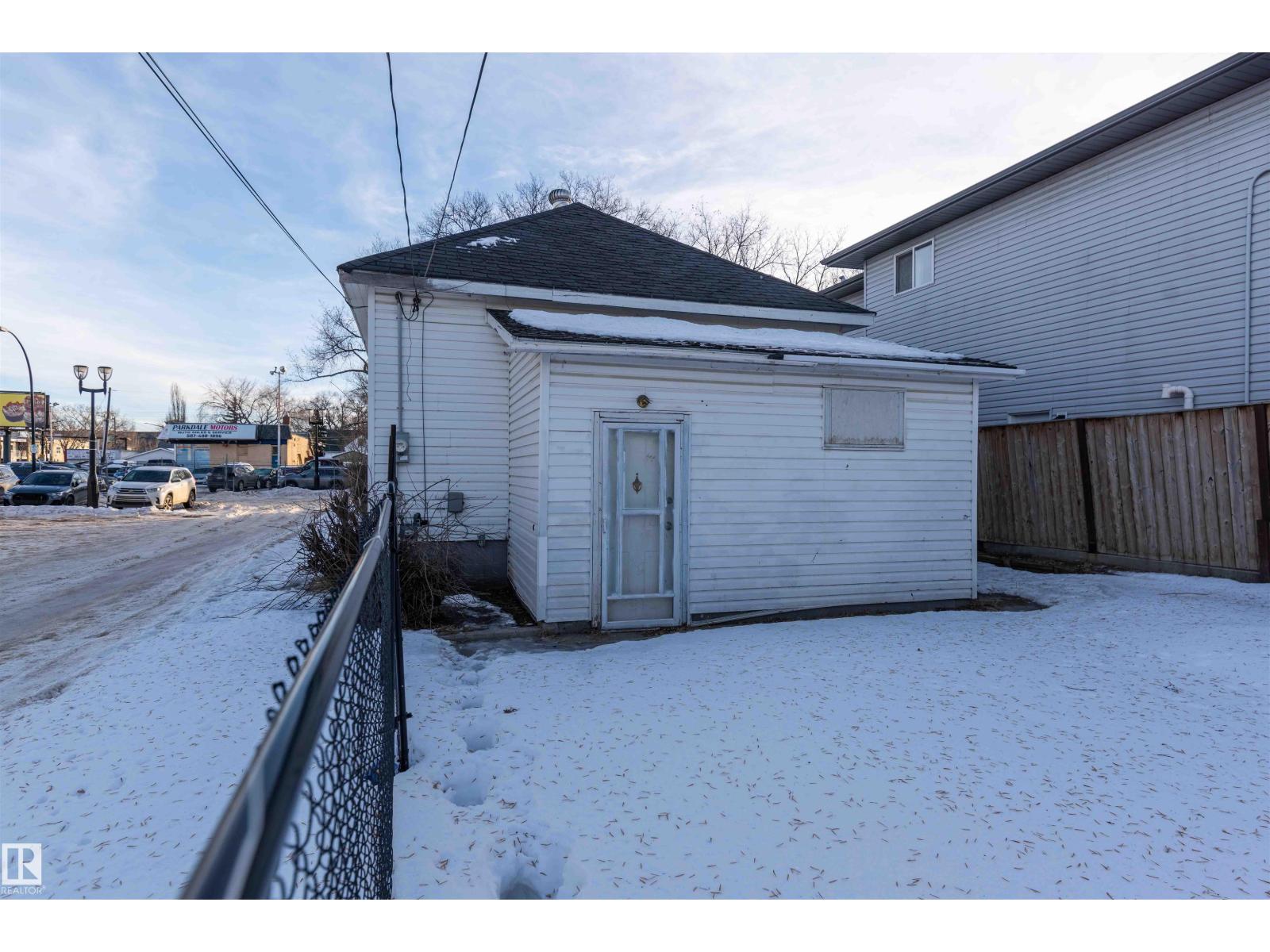 11734 87 St Nw, Edmonton, Alberta  T5B 3M7 - Photo 2 - E4484076