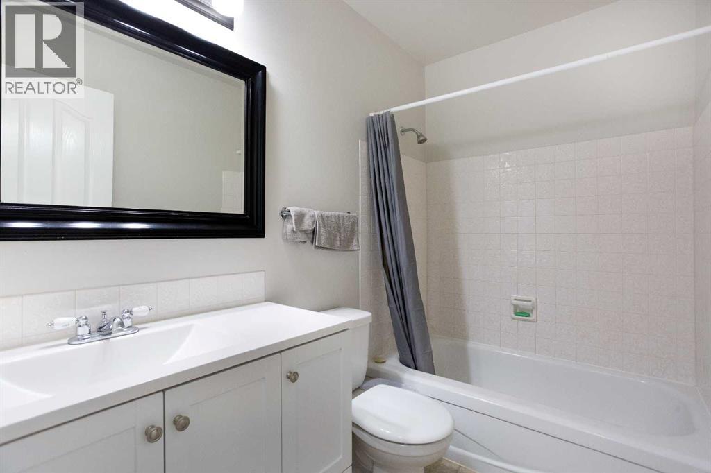 23 Queen Isabella Close Se, Calgary, Alberta  T2J 3R2 - Photo 15 - A2303904