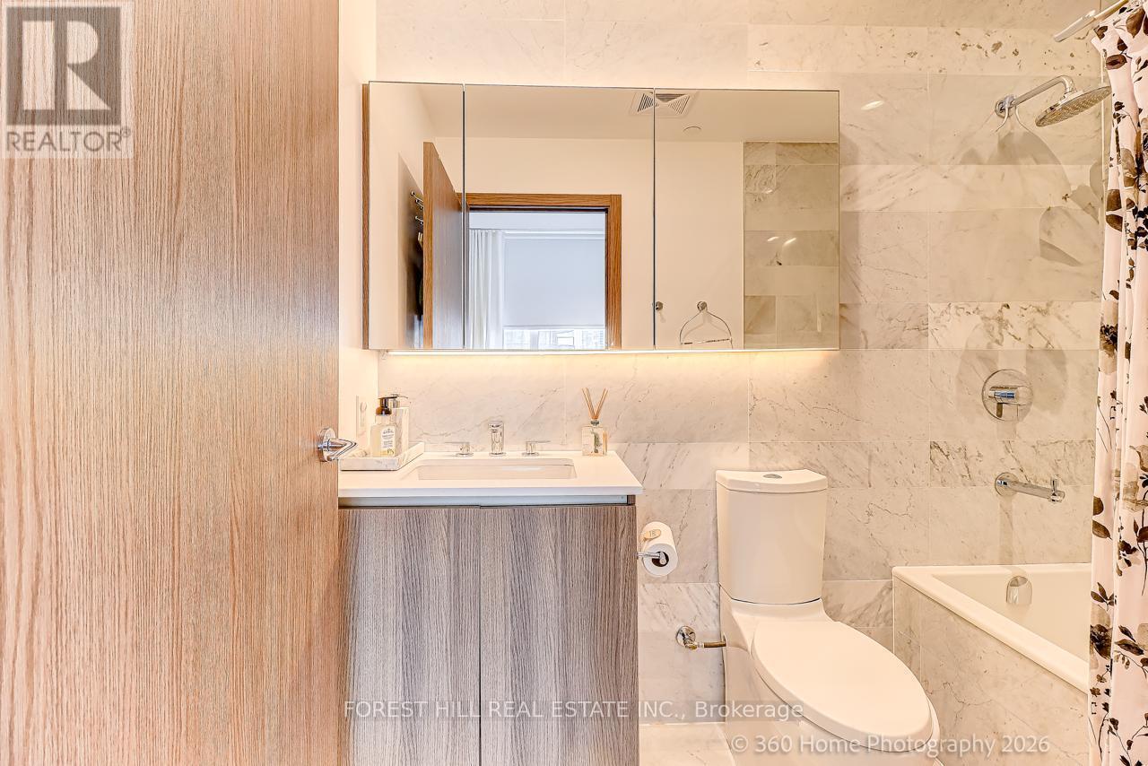 1215 - 17 BATHURST STREET Toronto (Waterfront Communities), ON M5V 0N1