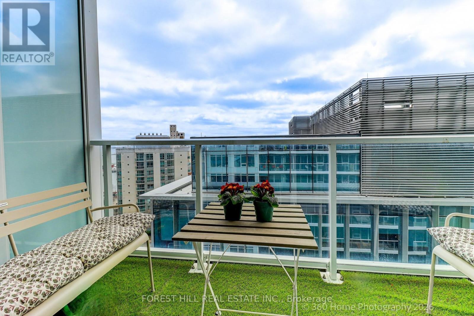 1215 - 17 BATHURST STREET Toronto (Waterfront Communities), ON M5V 0N1