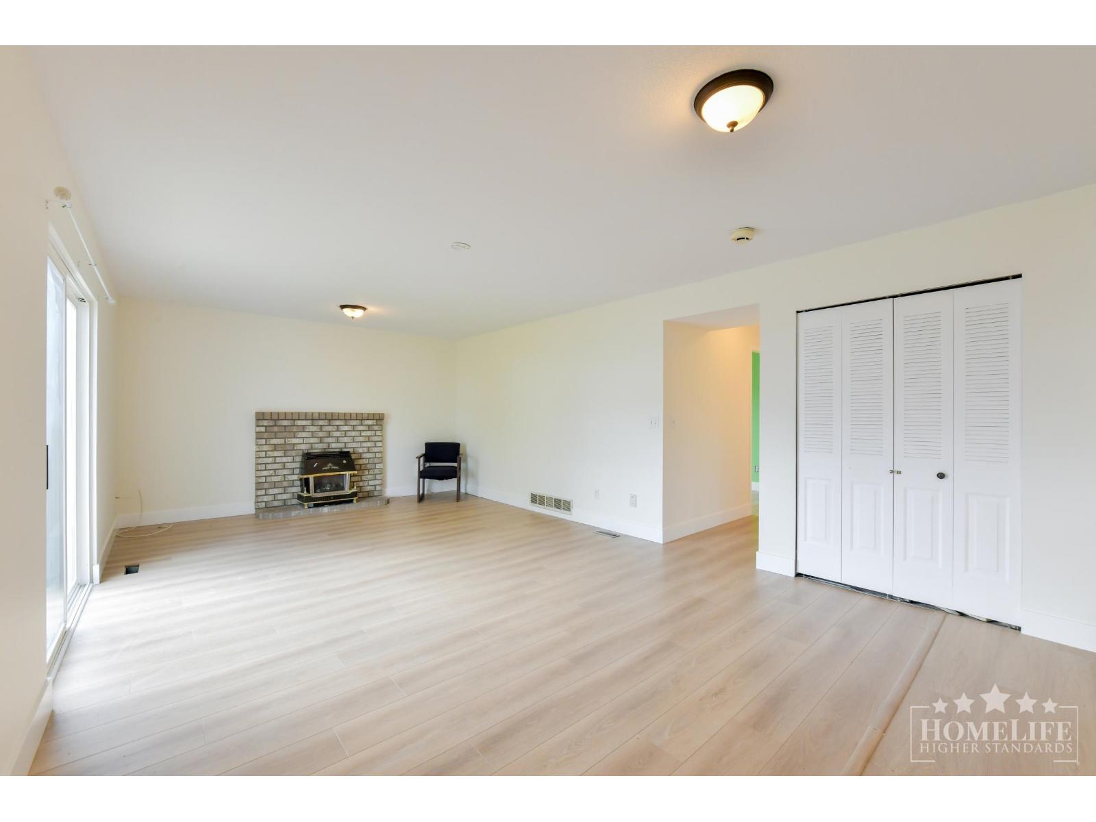 Lower House 6375 187a Street, Surrey, British Columbia  V3S 9E1 - Photo 3 - R3115585