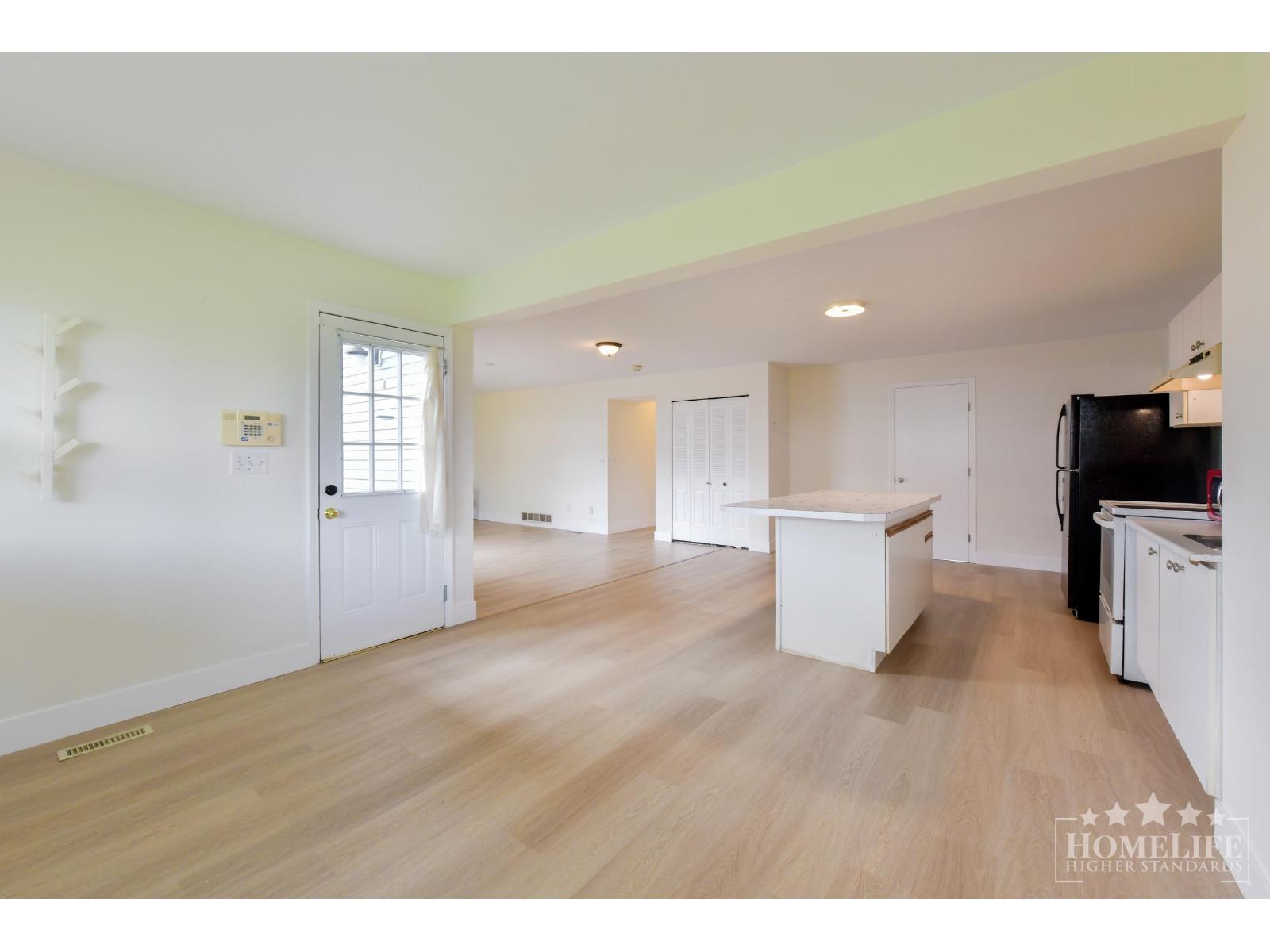 Lower House 6375 187a Street, Surrey, British Columbia  V3S 9E1 - Photo 5 - R3115585