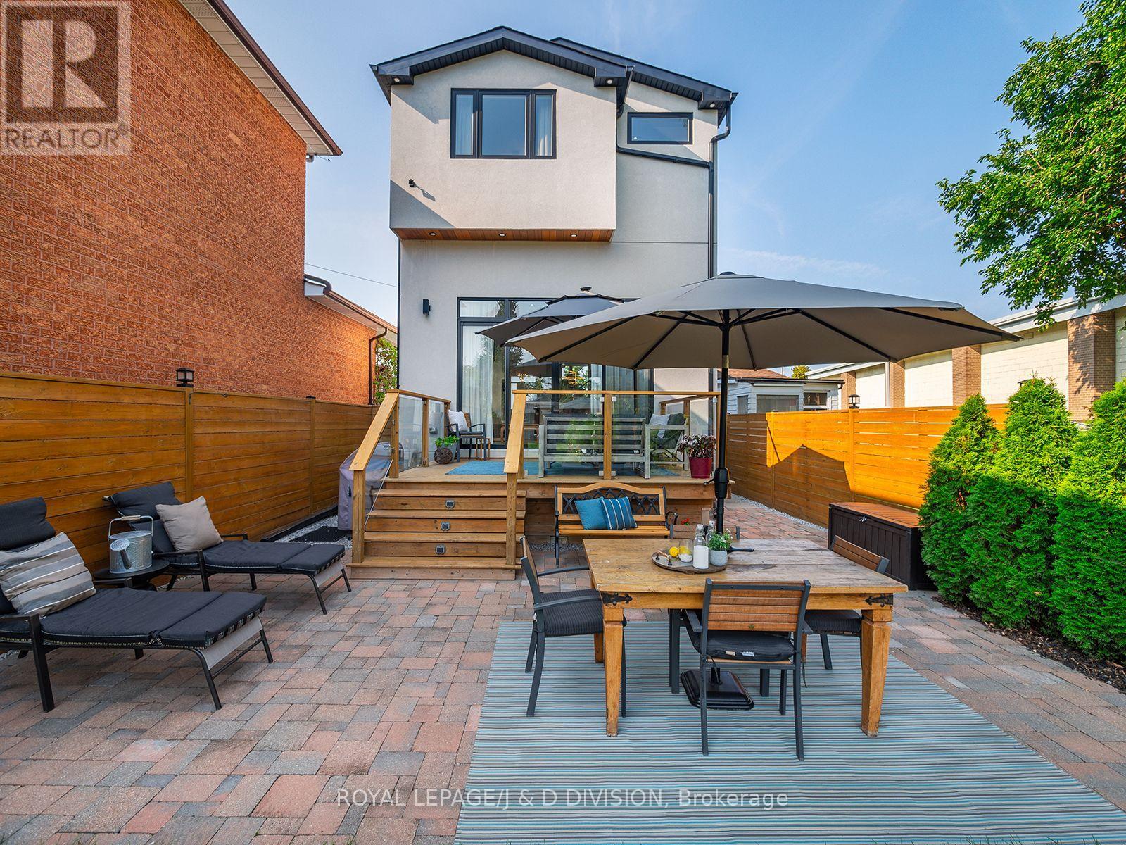 221 Virginia Avenue, Toronto, Ontario  M4C 2T6 - Photo 43 - E13003470