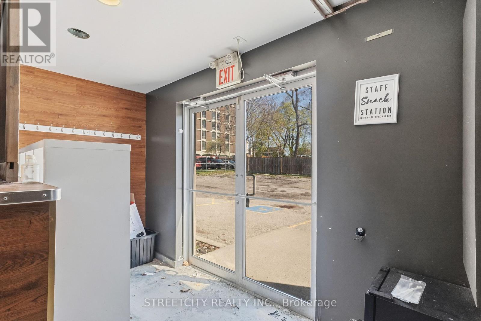 102 - 222 Wellington Street, London East, Ontario  N6B 2L3 - Photo 23 - X13041788