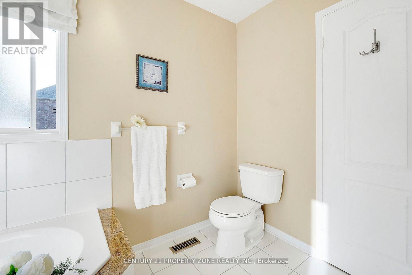 582 Plantation Gate, Newmarket, Ontario  L3X 2C2 - Photo 10 - N13041740