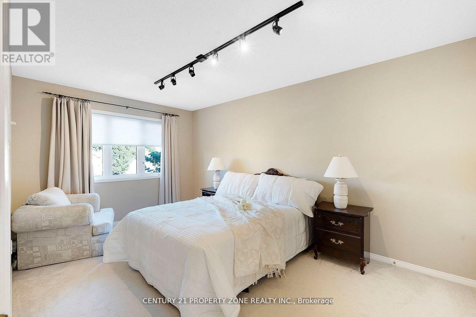 582 Plantation Gate, Newmarket, Ontario  L3X 2C2 - Photo 8 - N13041740