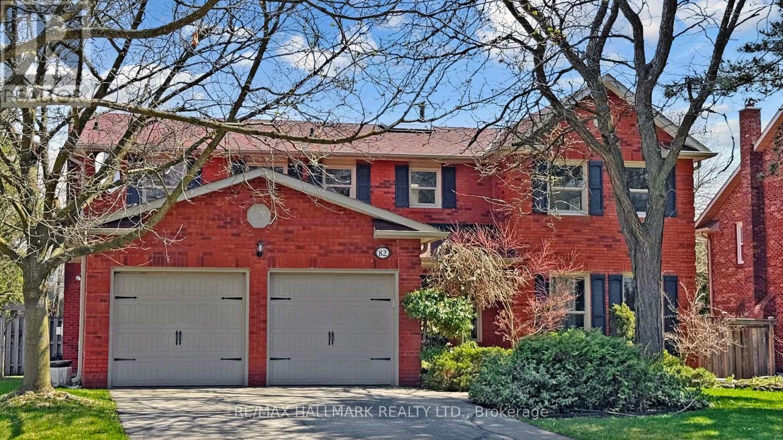 82 Windermere Crescent S, Richmond Hill, Ontario  L4C 6Y9 - Photo 2 - N13041812