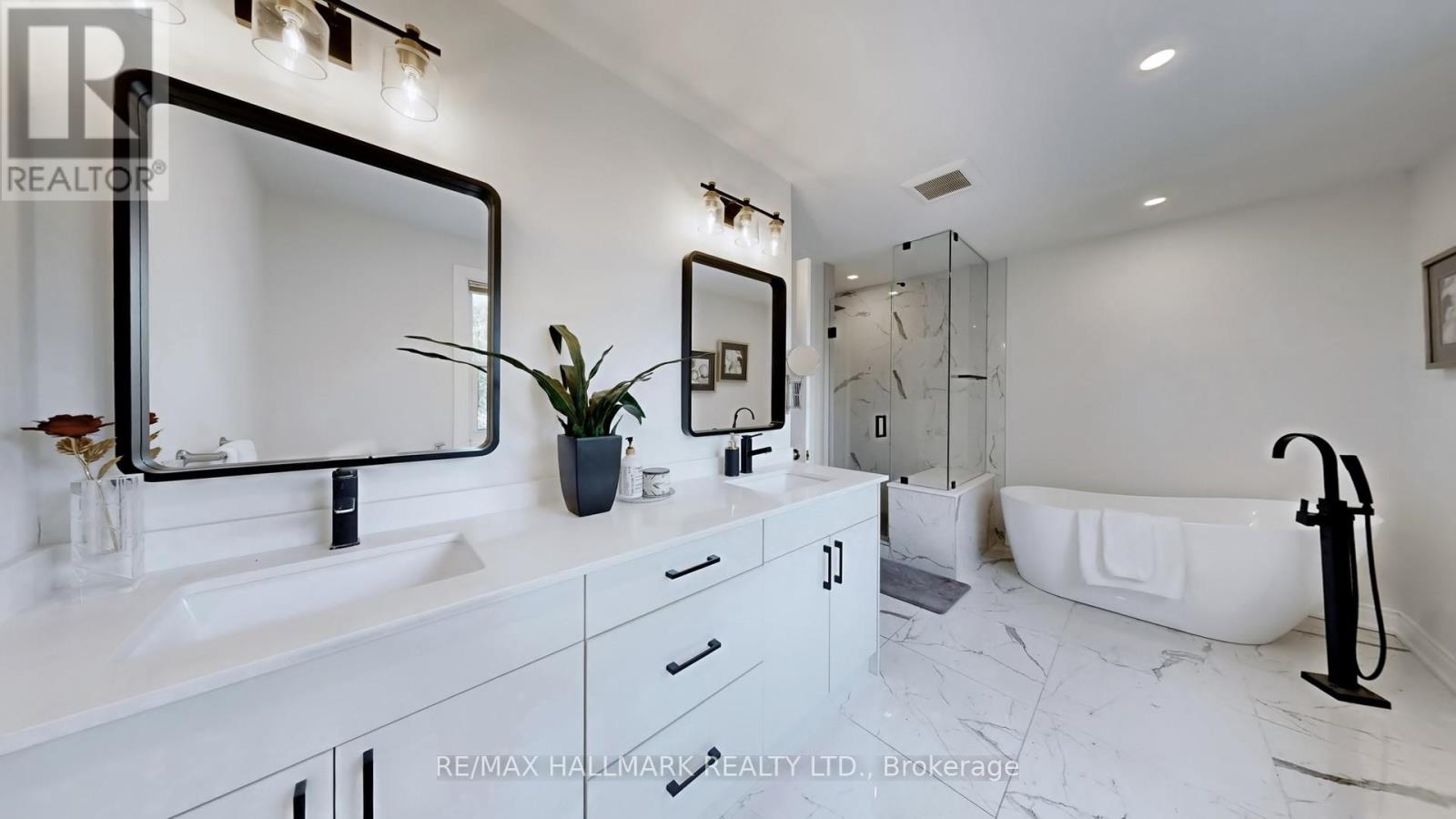 82 Windermere Crescent S, Richmond Hill, Ontario  L4C 6Y9 - Photo 28 - N13041812