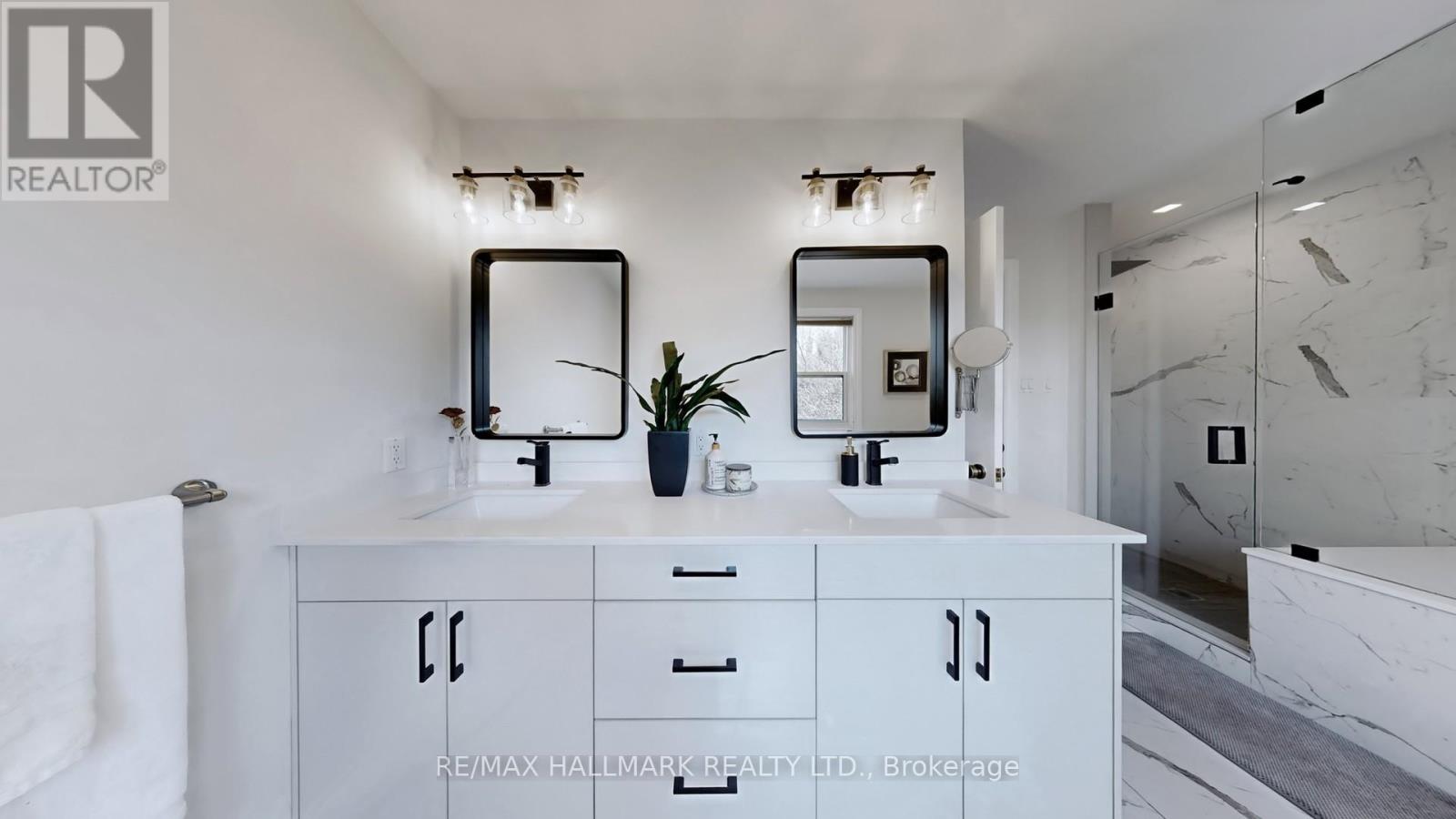 82 Windermere Crescent S, Richmond Hill, Ontario  L4C 6Y9 - Photo 29 - N13041812