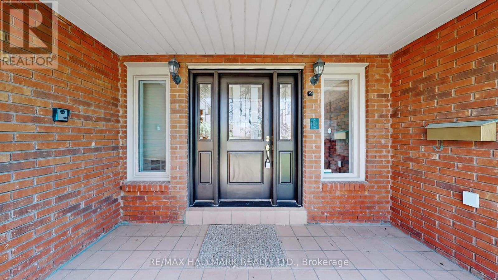 82 Windermere Crescent S, Richmond Hill, Ontario  L4C 6Y9 - Photo 3 - N13041812