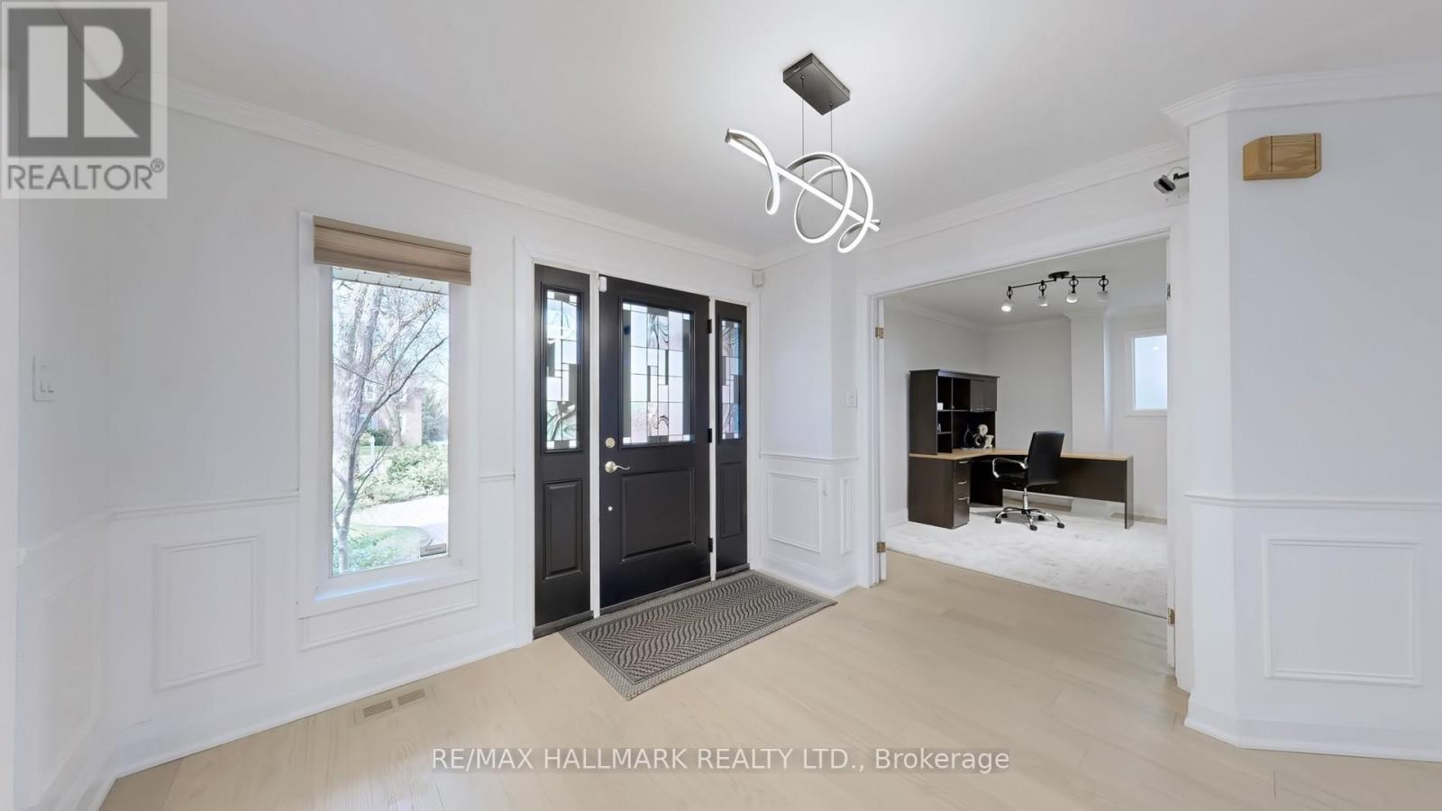 82 Windermere Crescent S, Richmond Hill, Ontario  L4C 6Y9 - Photo 4 - N13041812