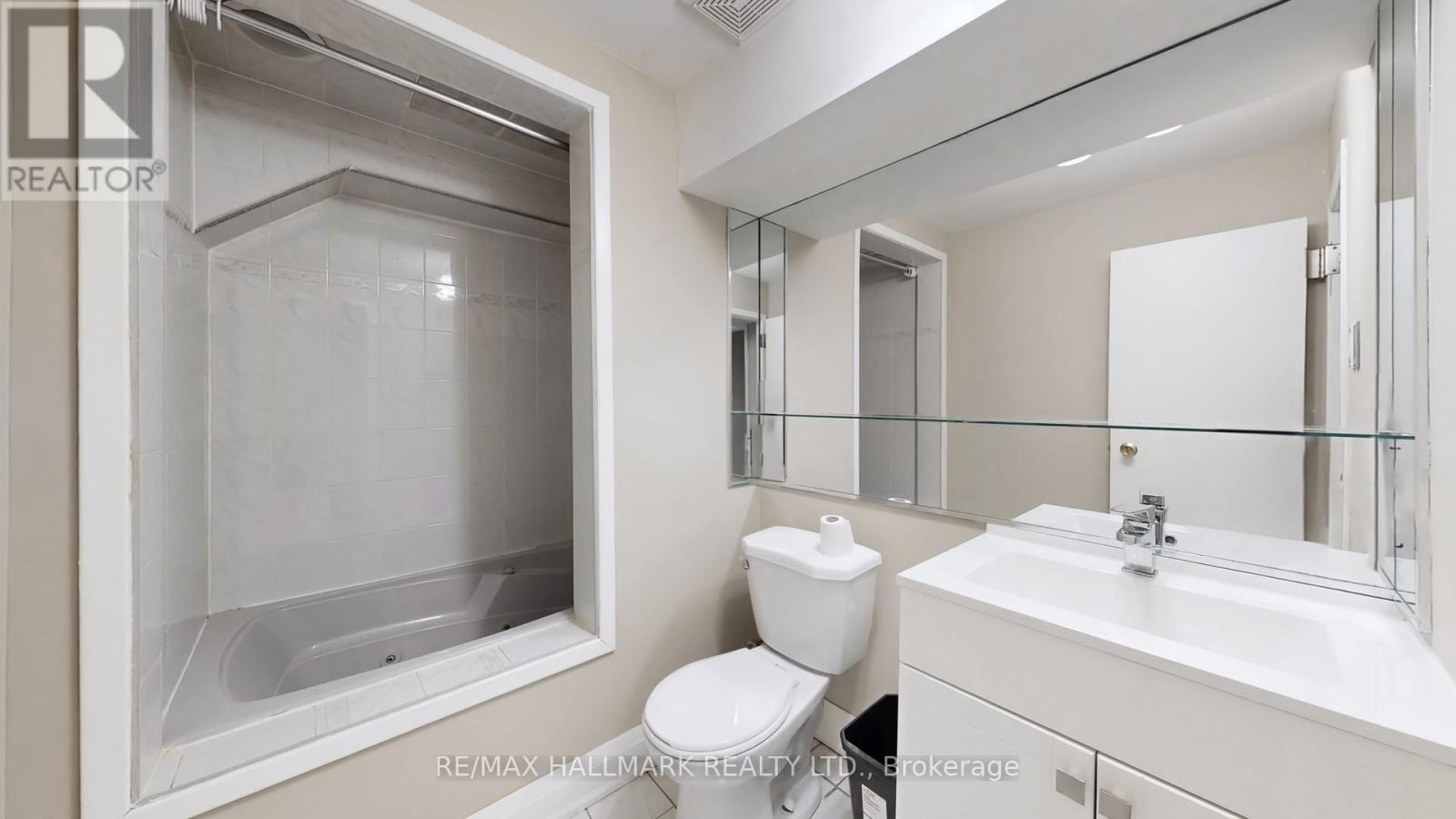 82 Windermere Crescent S, Richmond Hill, Ontario  L4C 6Y9 - Photo 43 - N13041812