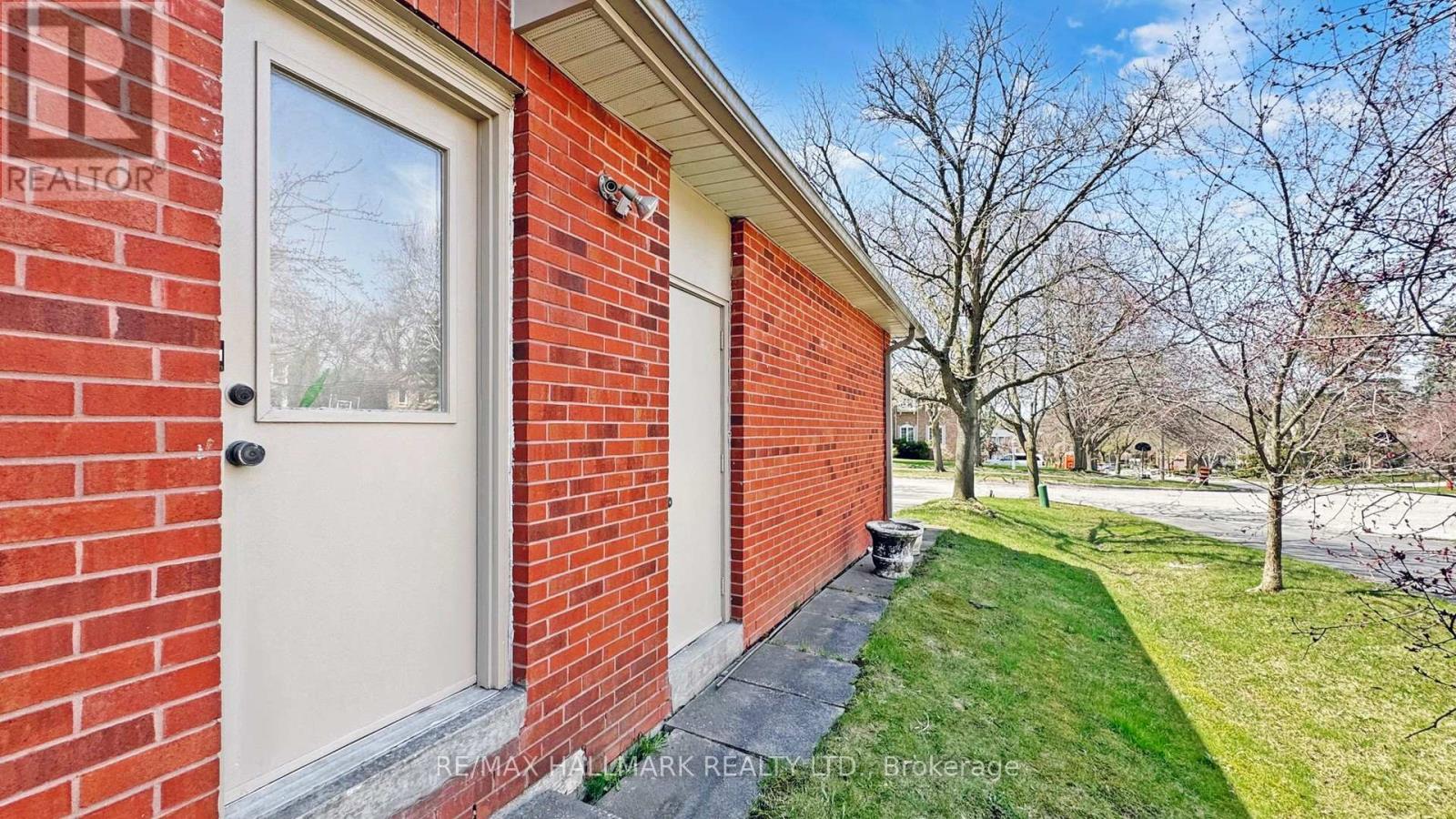 82 Windermere Crescent S, Richmond Hill, Ontario  L4C 6Y9 - Photo 44 - N13041812