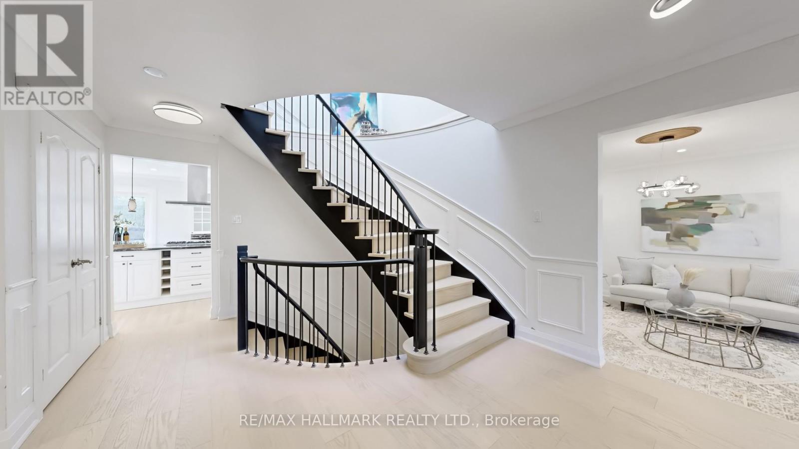 82 Windermere Crescent S, Richmond Hill, Ontario  L4C 6Y9 - Photo 5 - N13041812