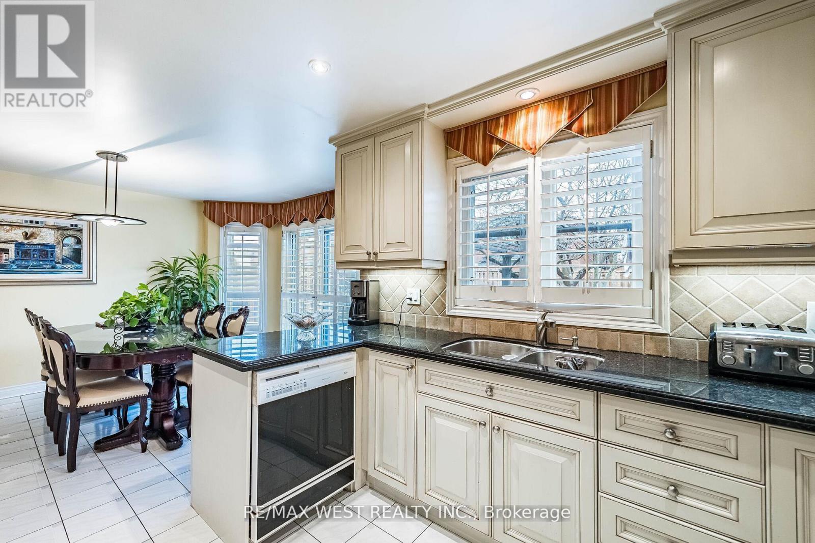 81 Vera Street, Vaughan, Ontario  L4L 5S4 - Photo 18 - N13041854