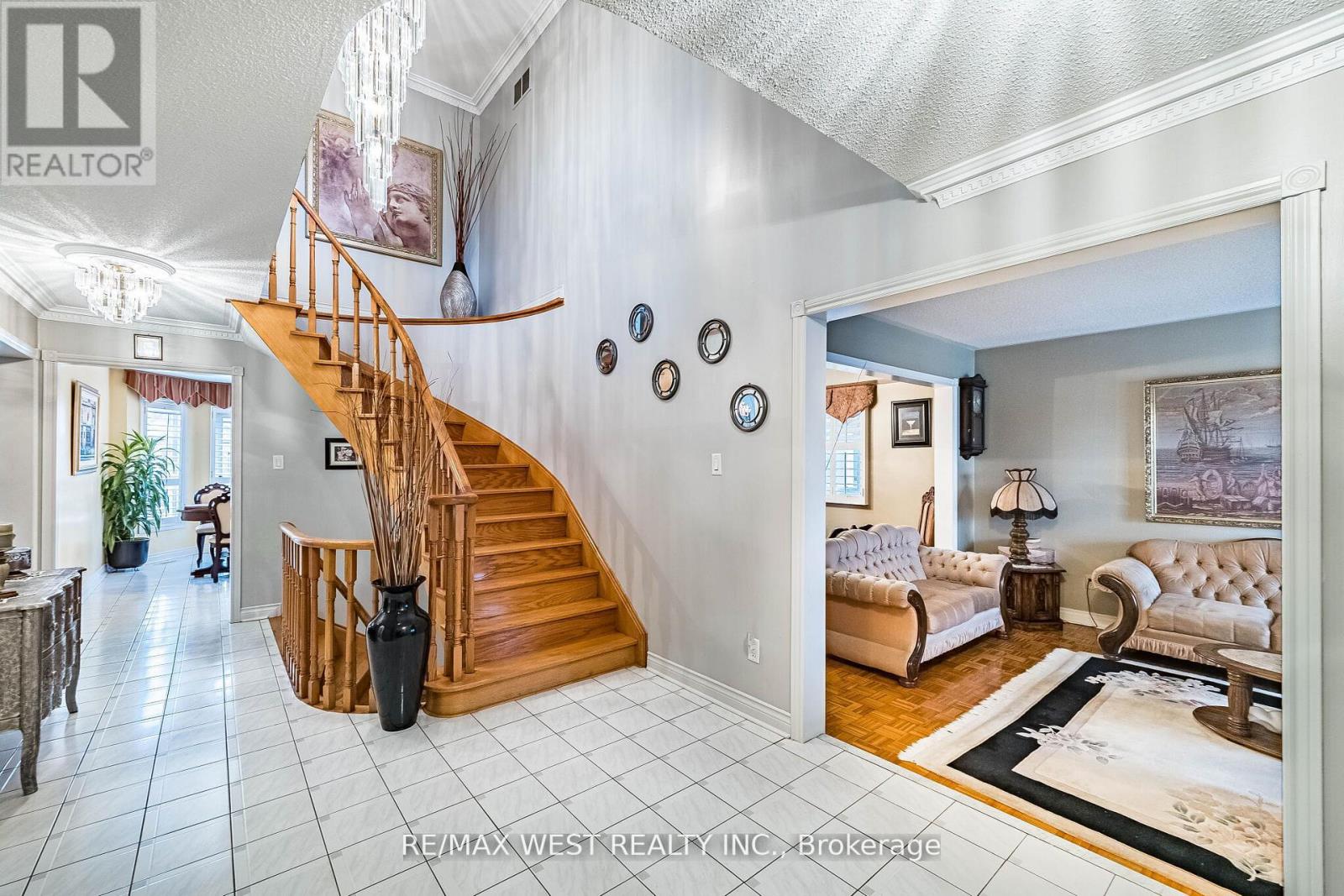 81 Vera Street, Vaughan, Ontario  L4L 5S4 - Photo 4 - N13041854