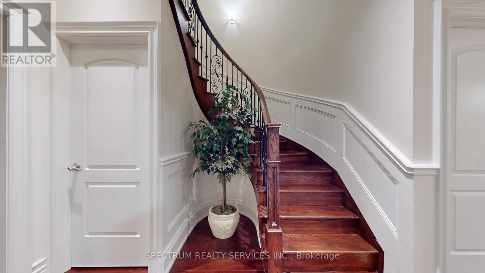 223 Lennox Avenue, Richmond Hill, Ontario  L4C 2A4 - Photo 37 - N13041876