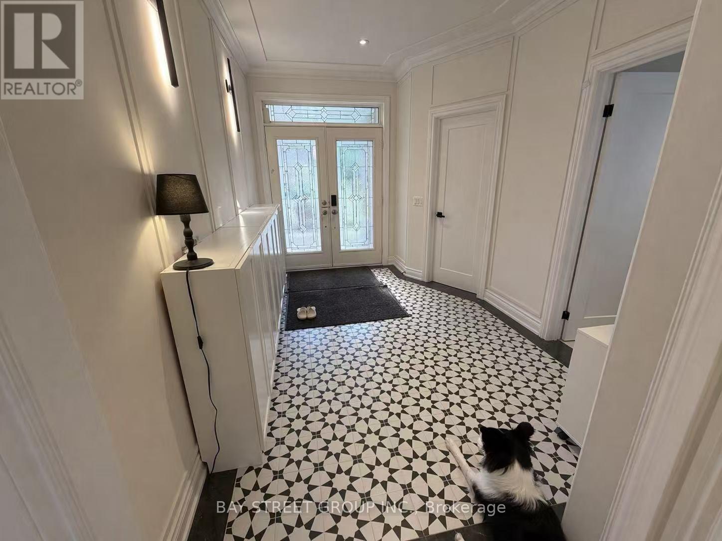 UPPER LEVEL - 42 FOURACRE WAY, Aurora, Ontario