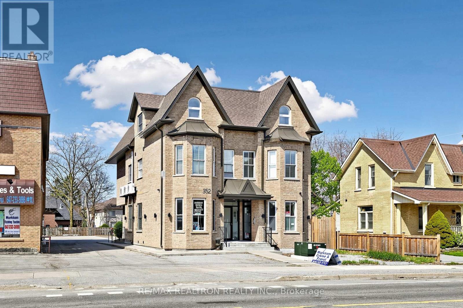 352 MAIN STREET N, Markham, Ontario