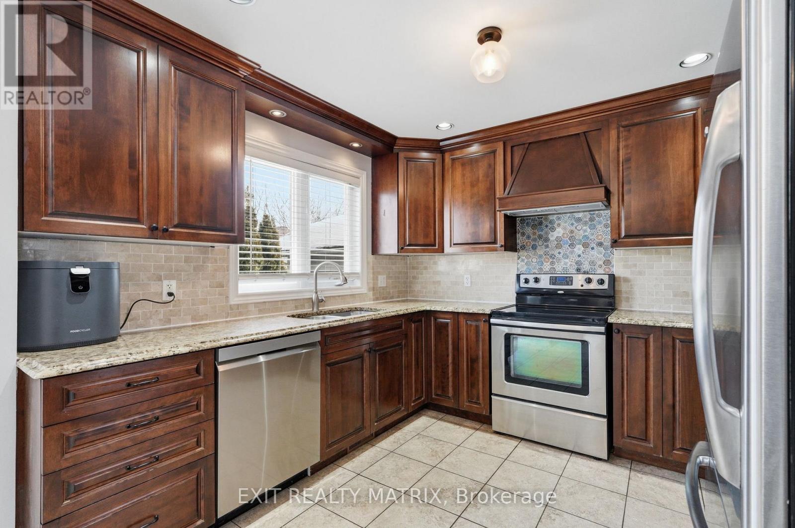 388 Quartz Avenue, Clarence-Rockland, Ontario  K4K 0C7 - Photo 12 - X12854738