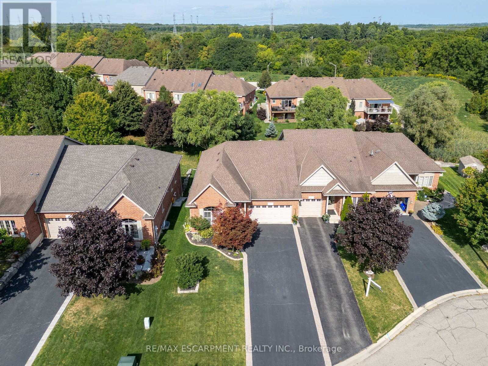 13 Iron Bridge Court, Haldimand, Ontario  N3W 0A4 - Photo 2 - X12807310