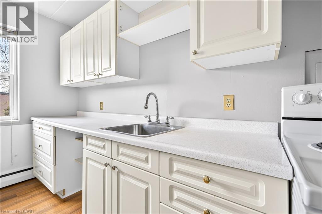 2420 New Street Unit# 12, Burlington, Ontario  L7R 1J6 - Photo 13 - 40823929