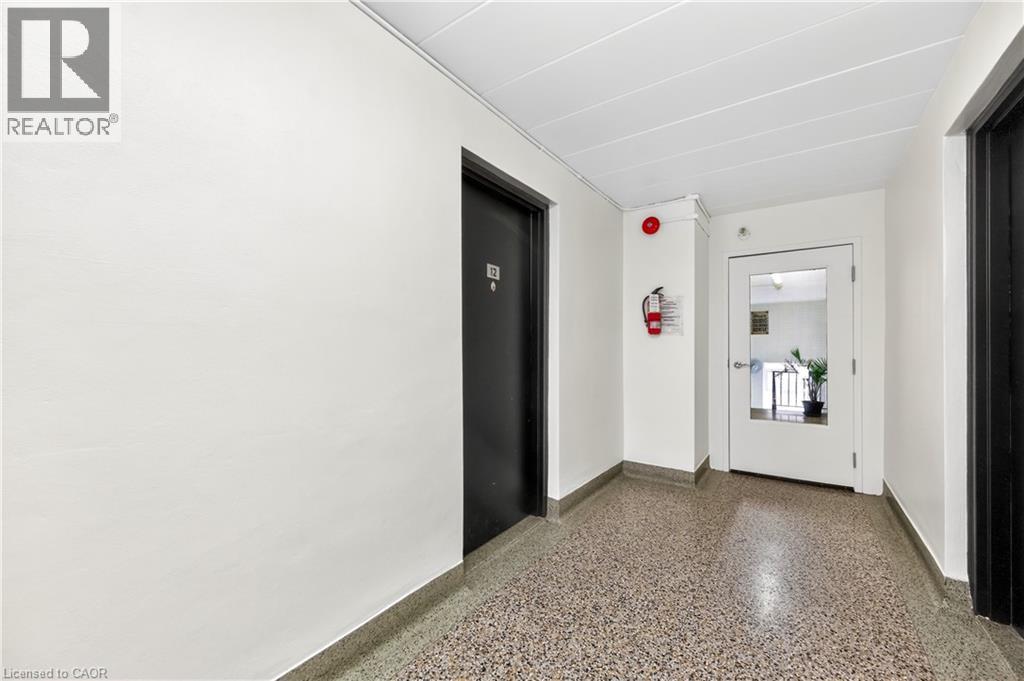 2420 New Street Unit# 12, Burlington, Ontario  L7R 1J6 - Photo 3 - 40823929