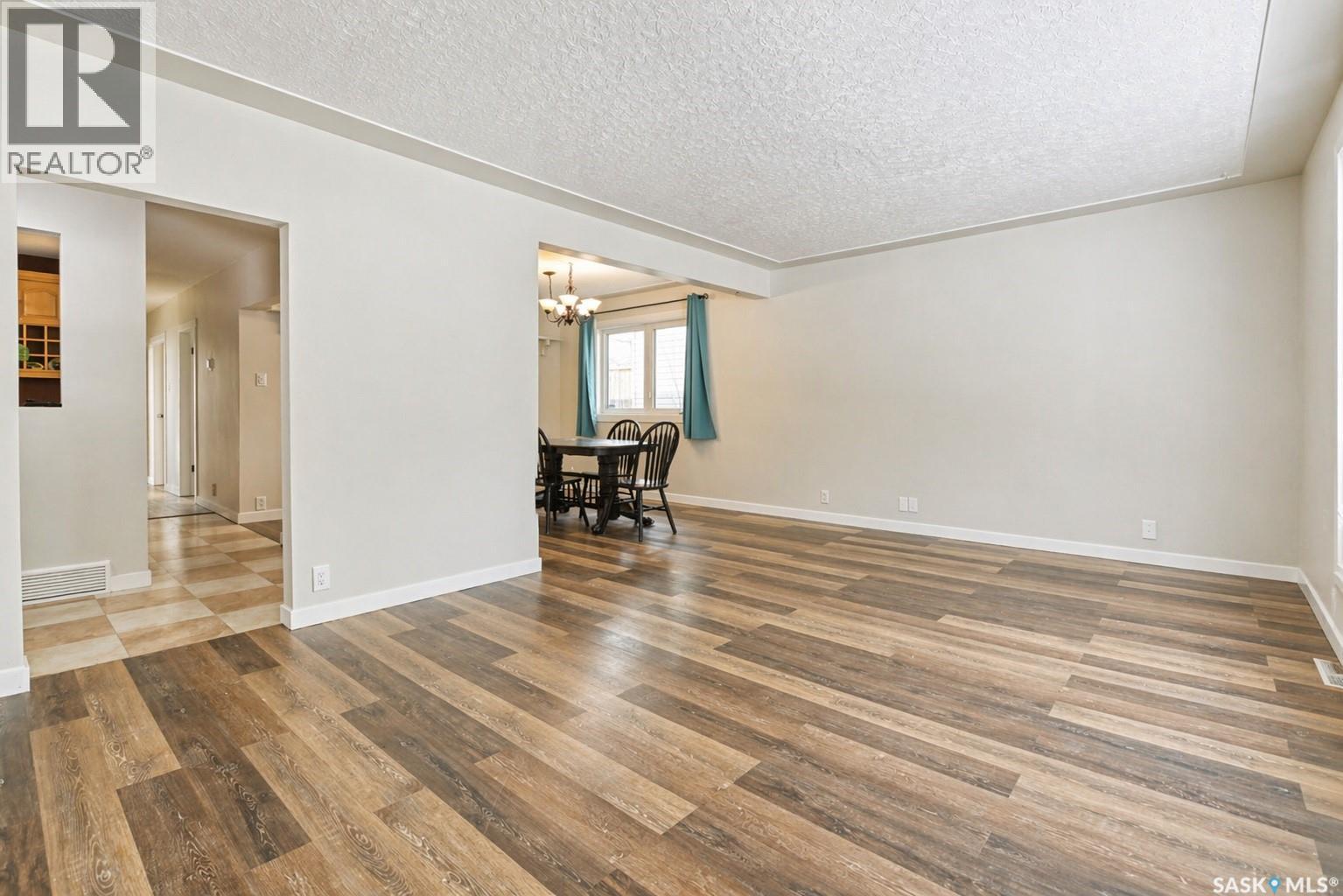 1321 Jubilee Avenue, Regina, Saskatchewan  S4S 3S8 - Photo 3 - SK033731