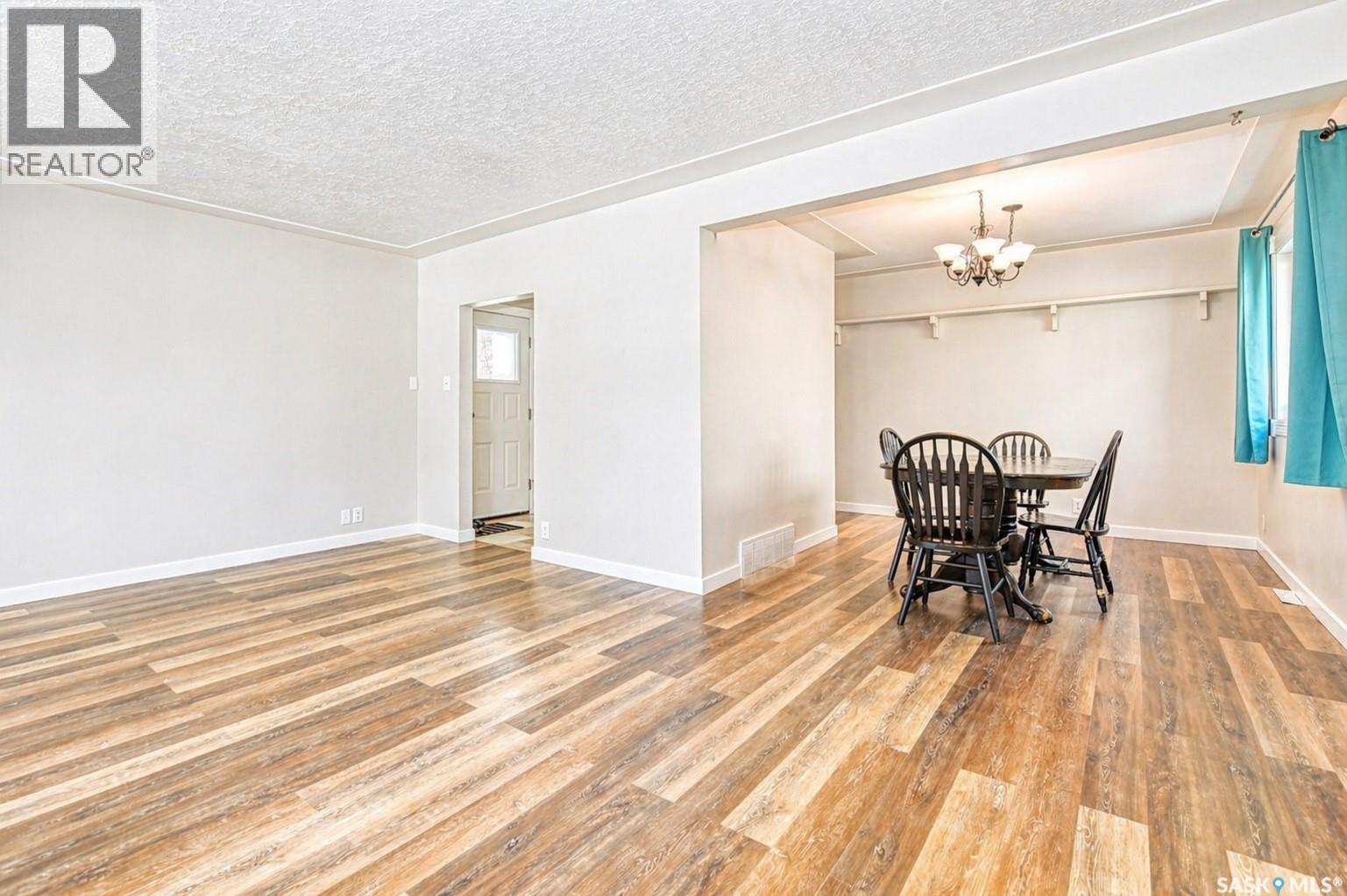 1321 Jubilee Avenue, Regina, Saskatchewan  S4S 3S8 - Photo 4 - SK033731